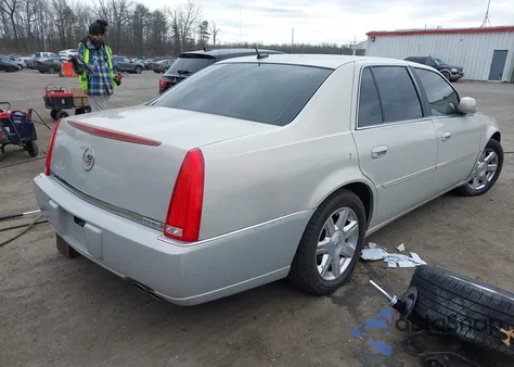 2007 Cadillac Dts V8 z USA, uszkodzony, nr VIN 1G6KD57Y67U221601